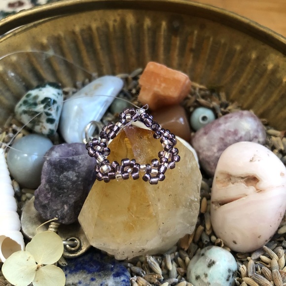 handmade daisy glass seed bead ring - Picture 1 of 1